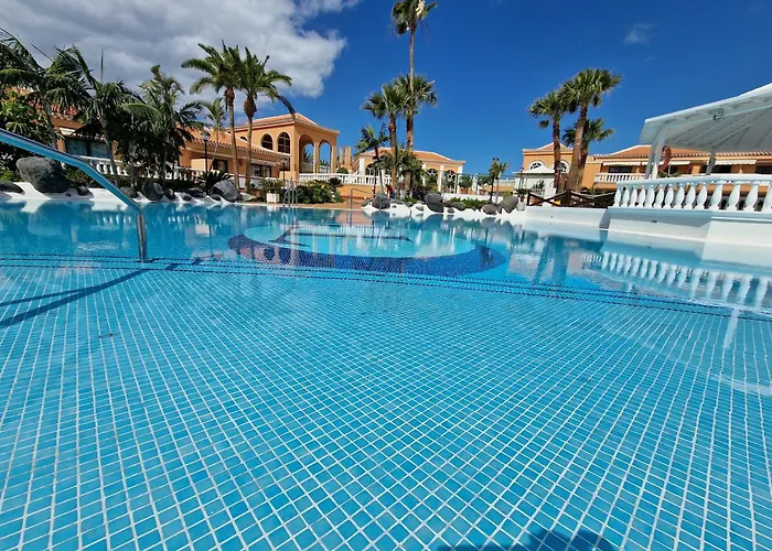 Exclusive Penthouse Playa Vistas 5 Close To Sea And Beach, Aircondition For A Fee, Wifi, Terrace, Heated Pool Apartment Playa de las Americas (Tenerife)