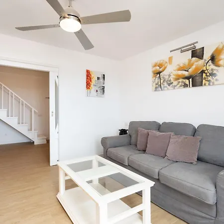 Exclusive Penthouse Playa Vistas 5 Close To Sea And Beach, Aircondition For A Fee, Wifi, Terrace, Heated Pool Apartamento Playa de las Américas