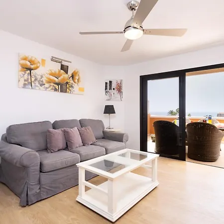 Exclusive Penthouse Playa Vistas 5 Close To Sea And Beach, Aircondition For A Fee, Wifi, Terrace, Heated Pool Playa de las Américas