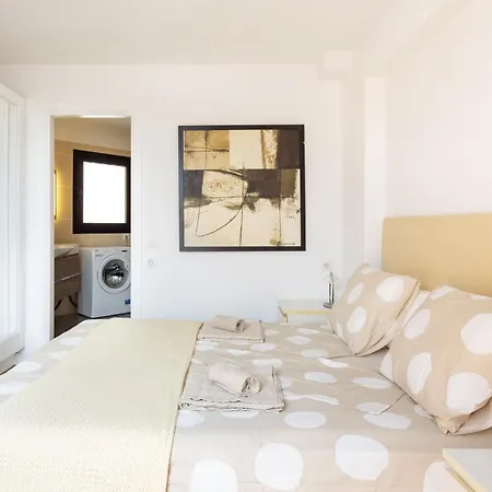 Exclusive Penthouse Playa Vistas 5 Close To Sea And Beach, Aircondition For A Fee, Wifi, Terrace, Heated Pool * Playa de las Américas