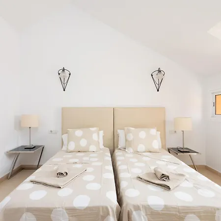 Exclusive Penthouse Playa Vistas 5 Close To Sea And Beach, Aircondition For A Fee, Wifi, Terrace, Heated Pool Apartman